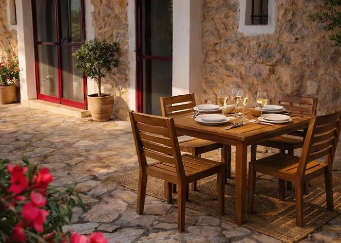 Alma-maroon Klara & Rachel 度假居 Drymon