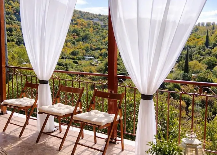 度假居 Alma-maroon Klara & Rachel *